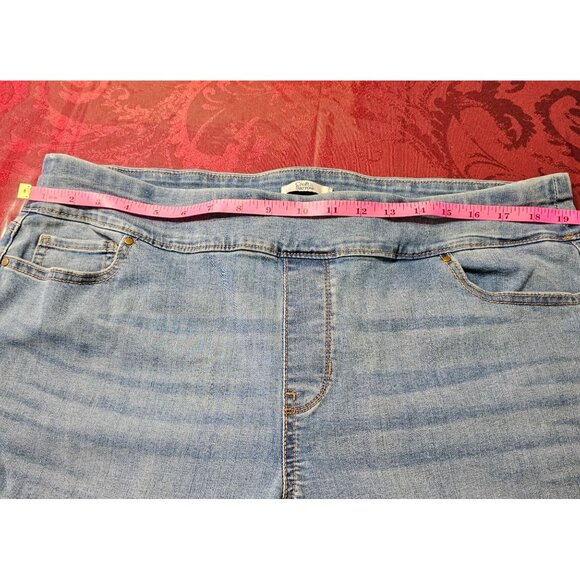 Croft & Barrow Womens Sz 18 Denim Capri Jeans W/Pockets Casual Comfort Stretchy - Picture 5 of 10